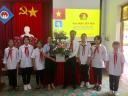 ĐC Hiệu Phó tặng hoa.jpg - 
