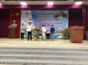 hs tặng quà.jpg - 