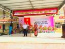 đại diện thôn chúc mừng.jpg - 