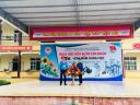 đoàn xã tặng hoa.jpg - 