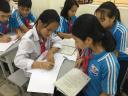 học sinh làm việc nhóm.jpg - 