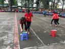hai chân 3 người khối 8.jpg - 