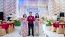lãnh đạo xã tặng hoa chúc mừng.jpg - 